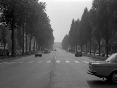 La circulation sur Boulevard de la République au début des années 1970 © Fonds Philip Bernard